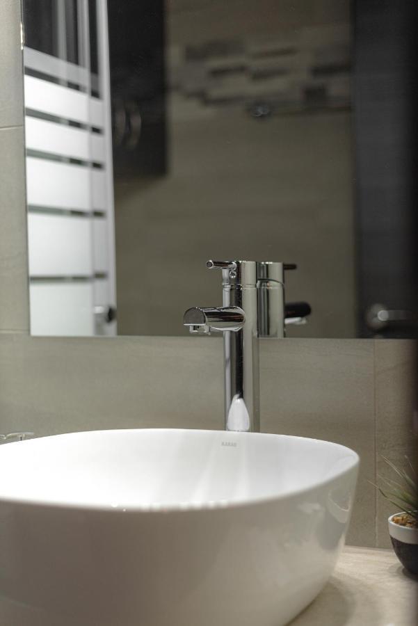 Acropolis Deluxe Apartment Афины Экстерьер фото